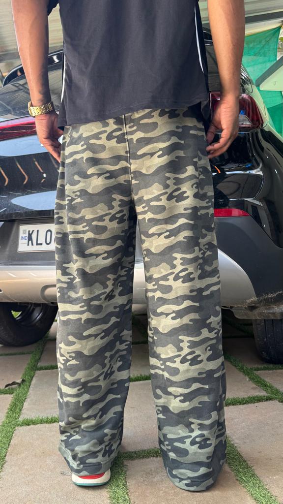 BAGGY  Green Trackpants