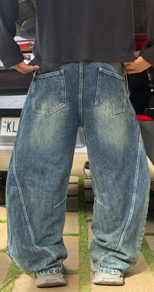 Barrel fit  Yellow tint Blue jeans