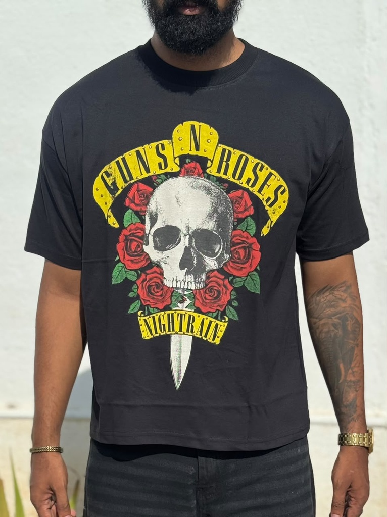 Studded guns&rosess boxyfit tshirt